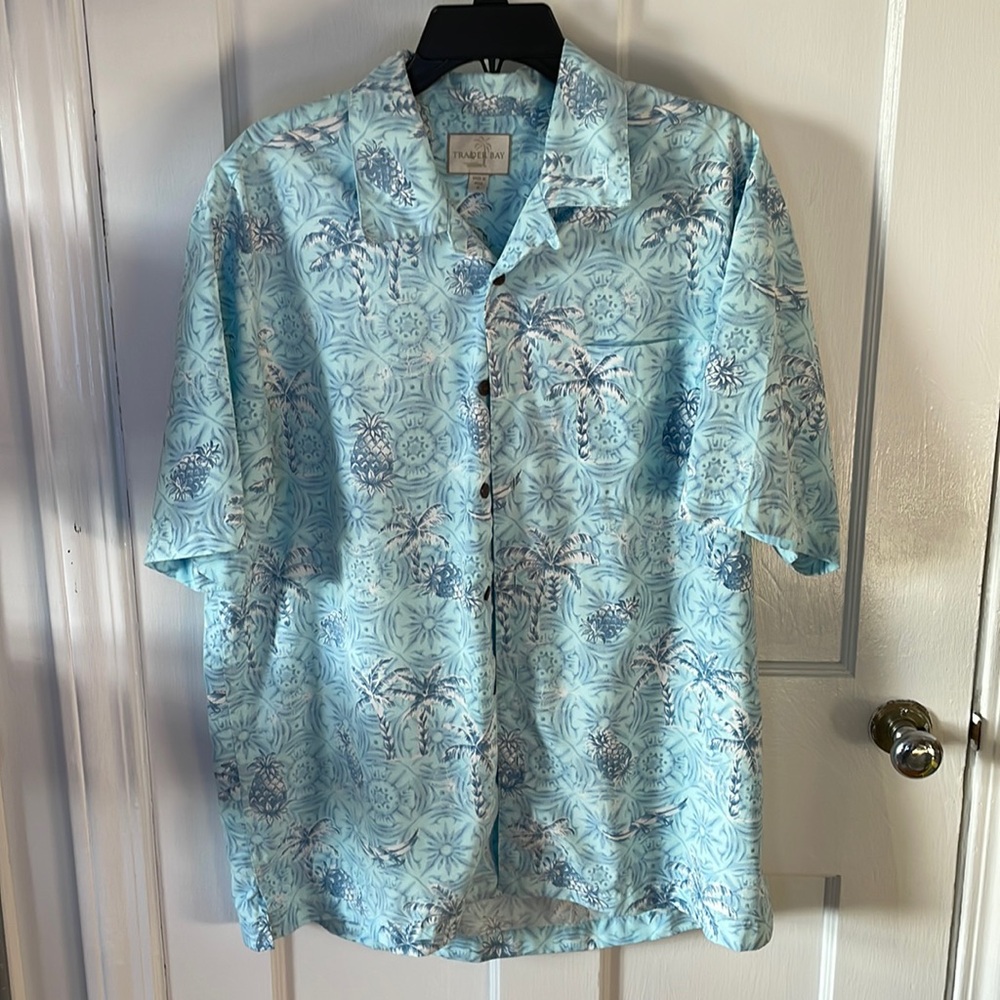 Trader Bay Men’s Button Up Shirt Casual Dress Shirt M